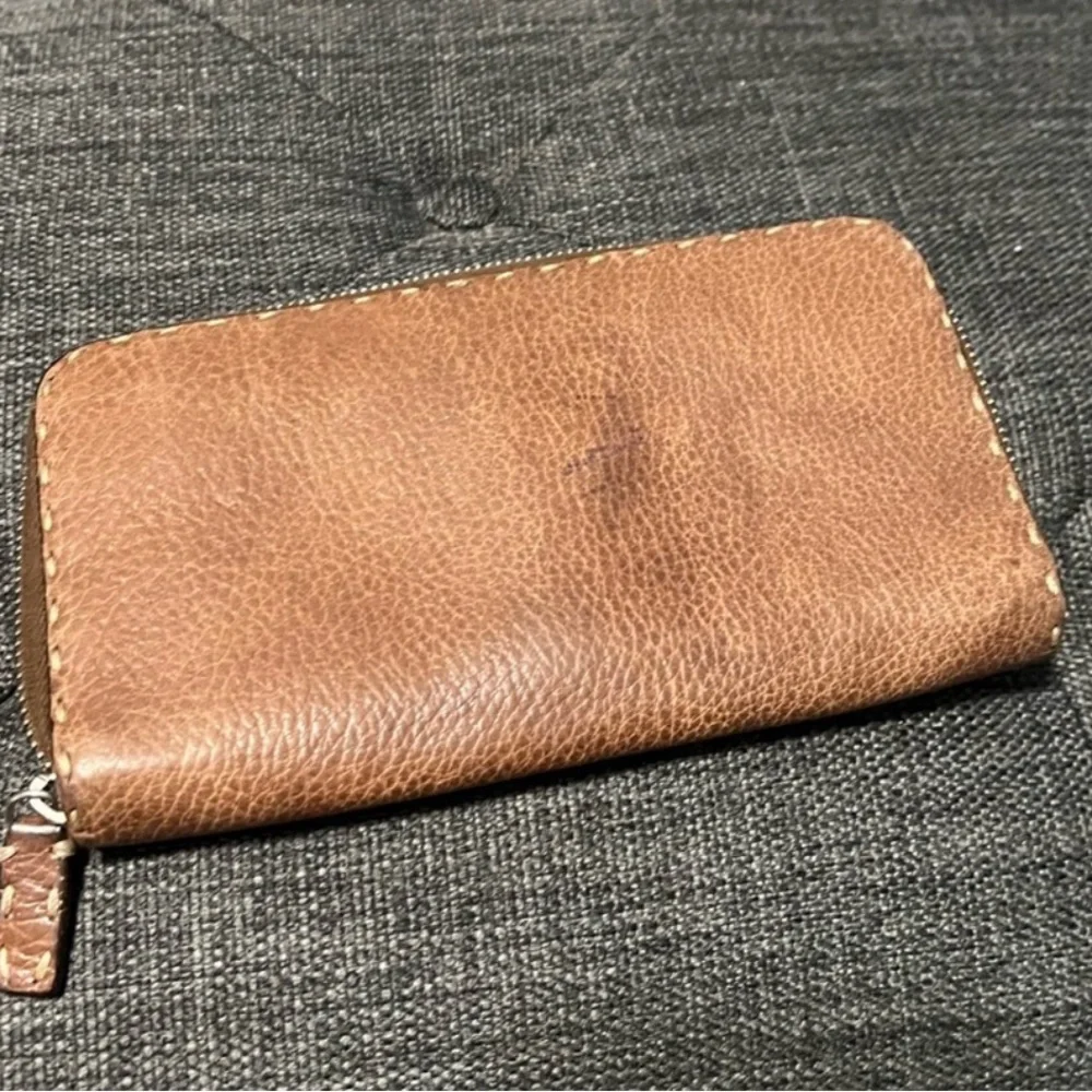 Fendi Tan Leather Wallet- Offers Welcome💕 - Picture 5 of 9